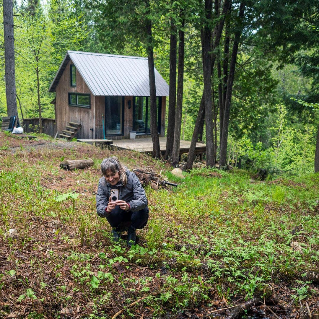 Caroline à l'accueil du camp